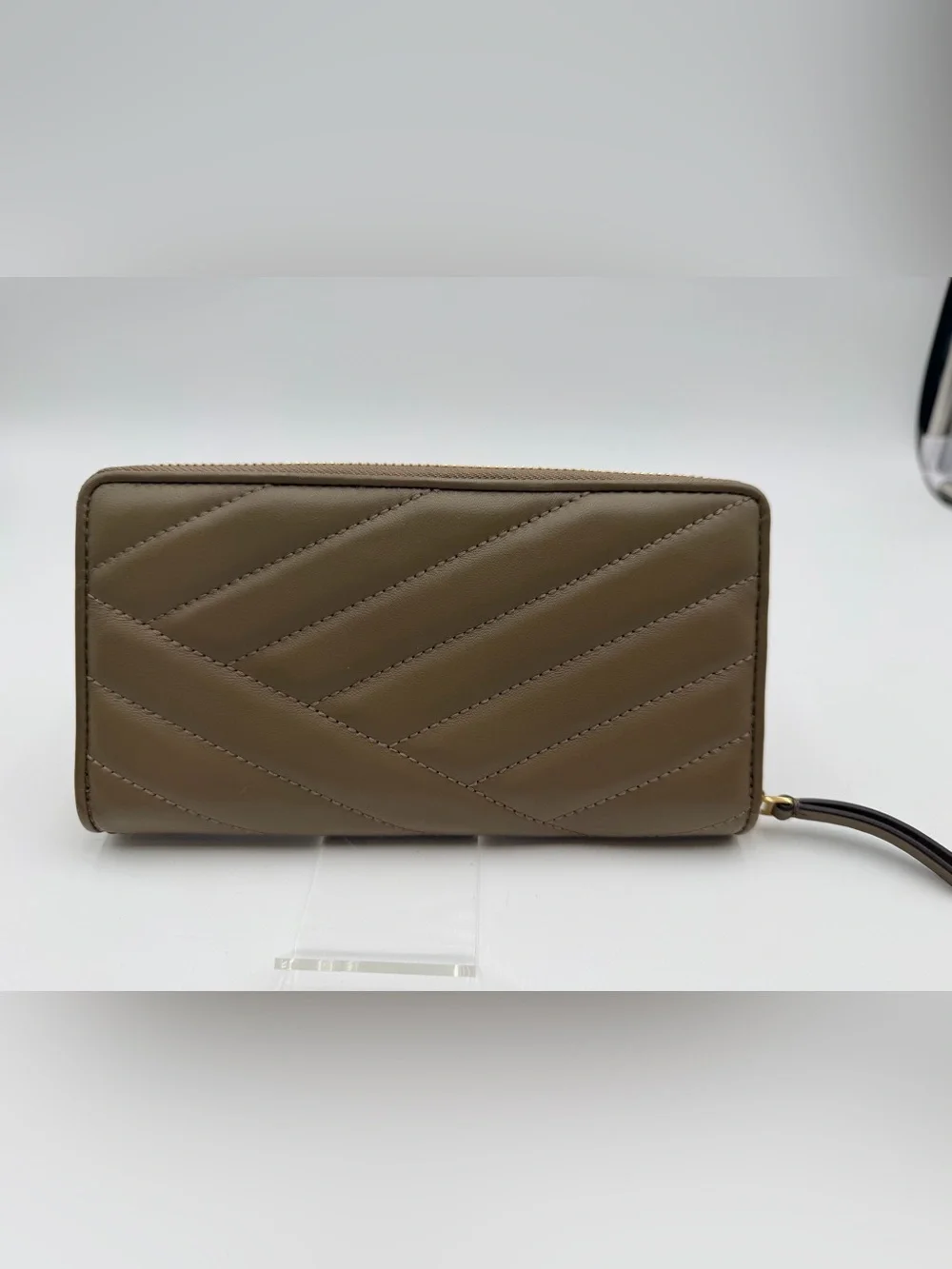 Tory Burch Kira Chevron Leather Zip Continental Wallet